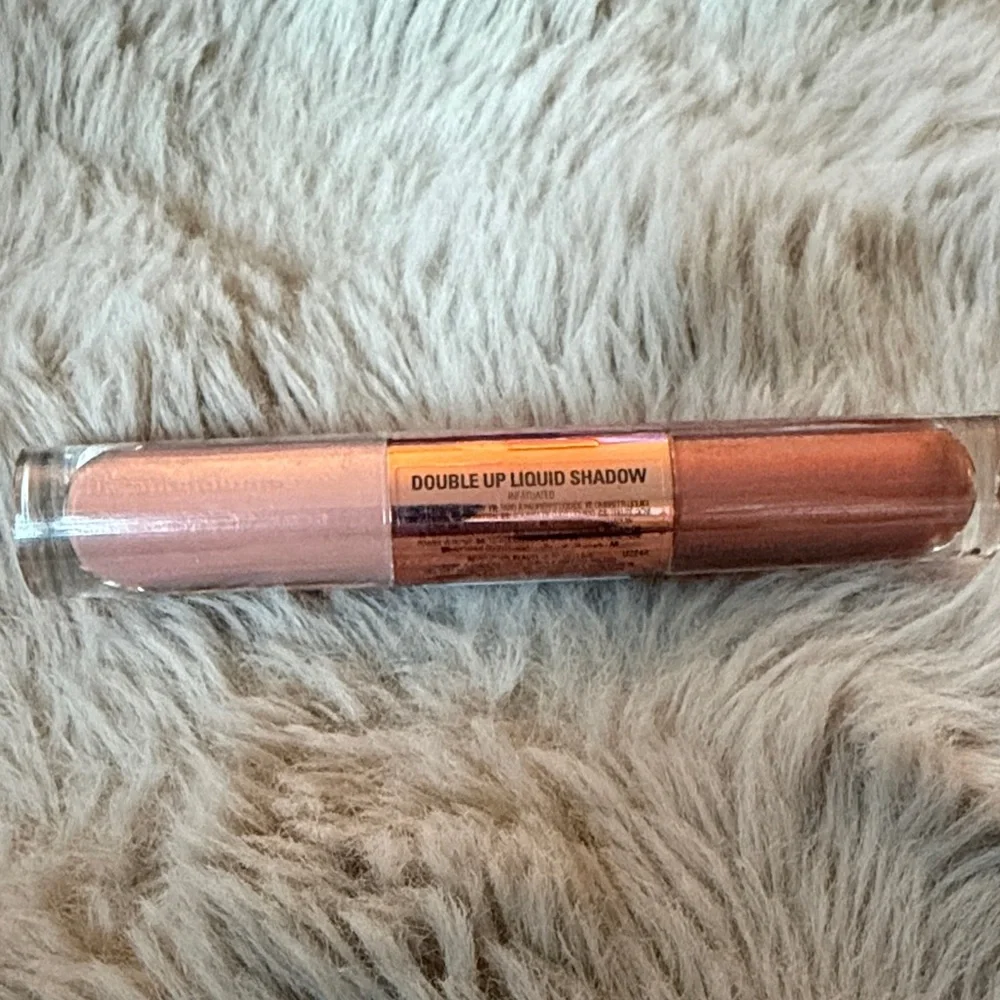 NWT Revolution Liquid shadow